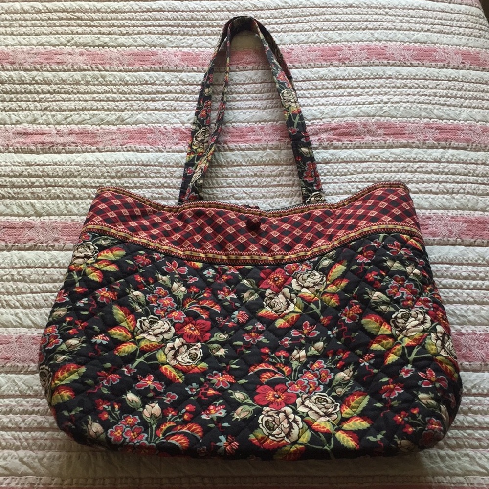 Gorgeous Vera Bradley Quilted Tote